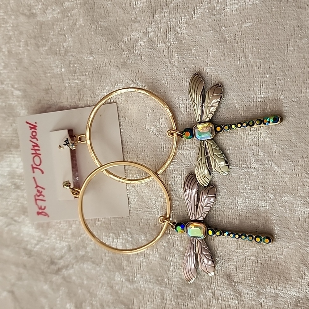 ✨️NWT DRAGONFLY STUNNING BETSEY JOHNSON STATEMENT EARRINGS✨️ - Picture 2 of 8